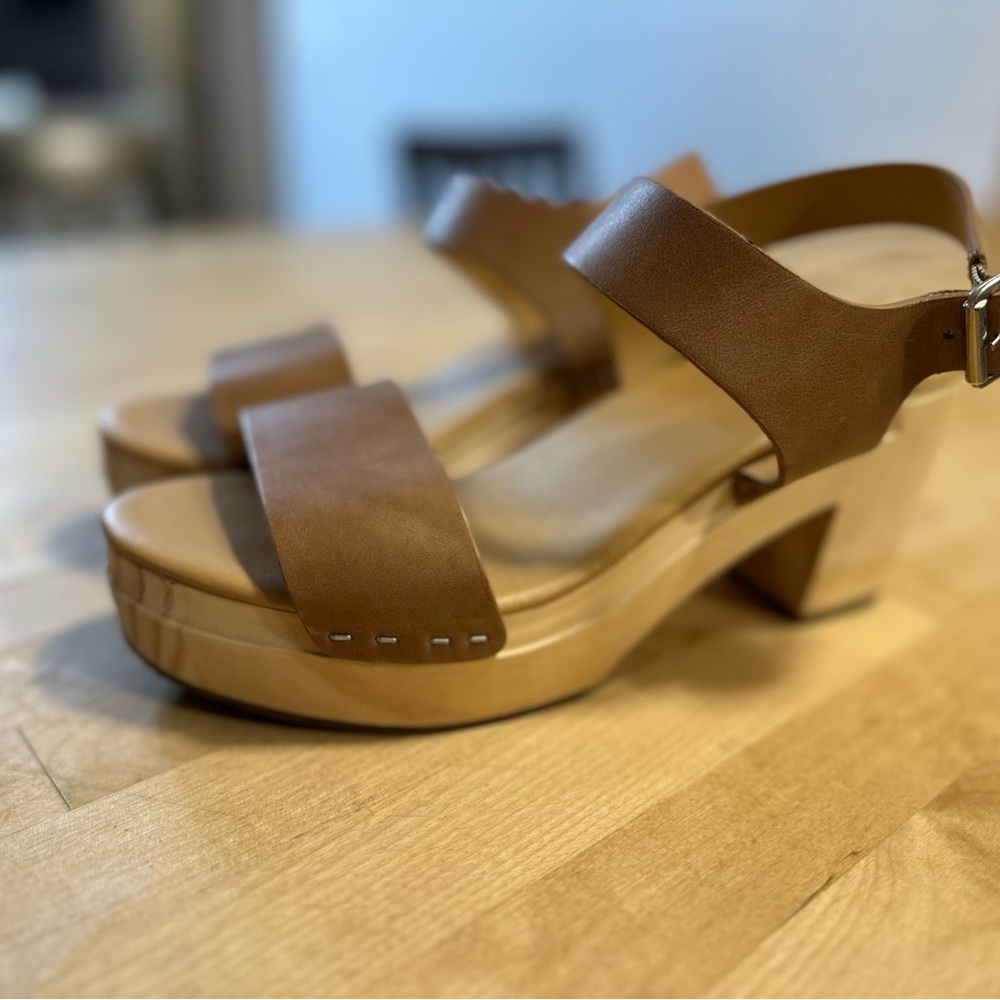 Nisolo - Tan Leather Platform Women’s Sandals